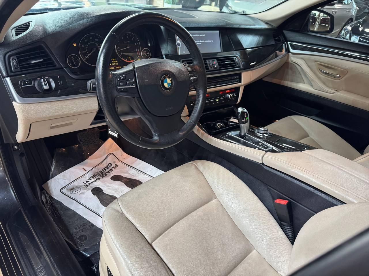 BMW 5 Series 4dr Sdn 528i RWD 2011
