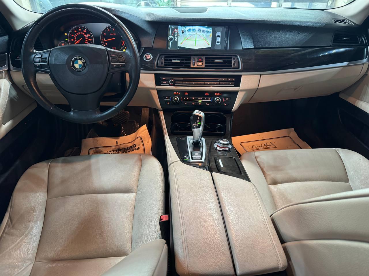 BMW 5 Series 4dr Sdn 528i RWD 2011