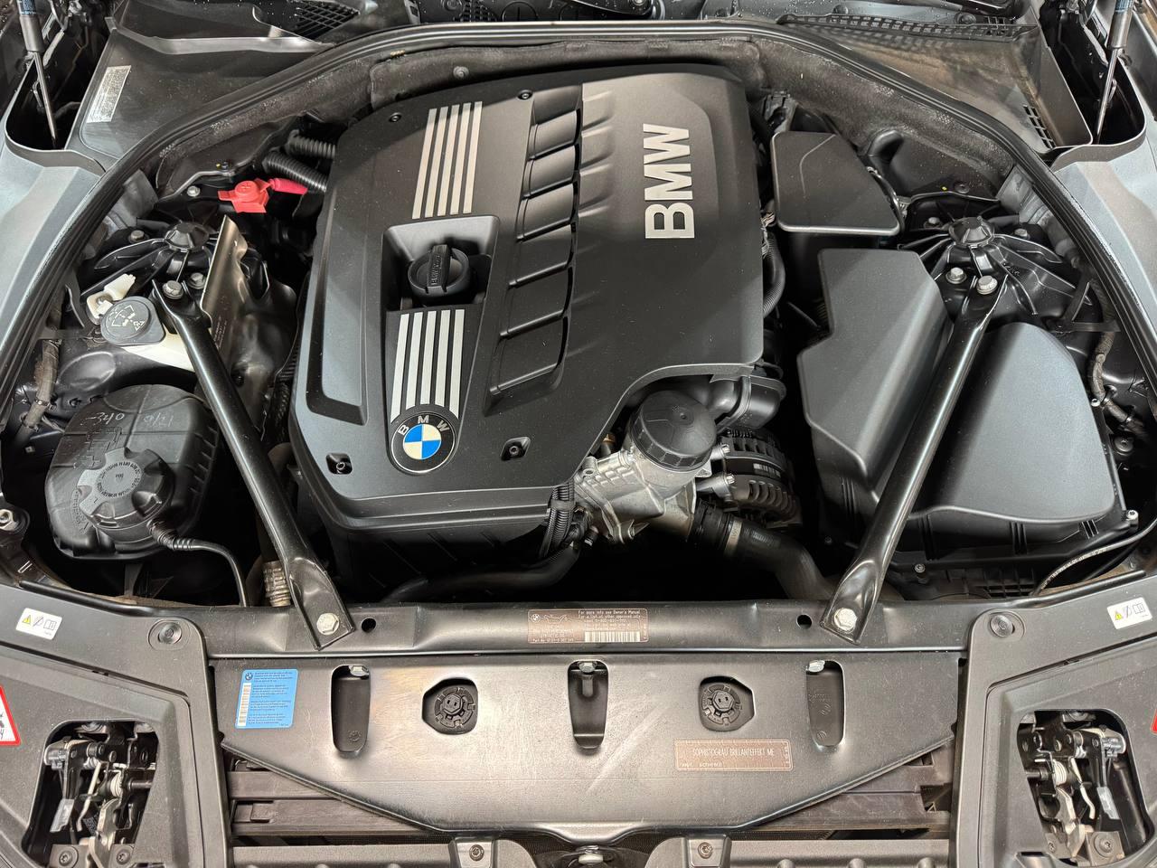 BMW 5 Series 4dr Sdn 528i RWD 2011
