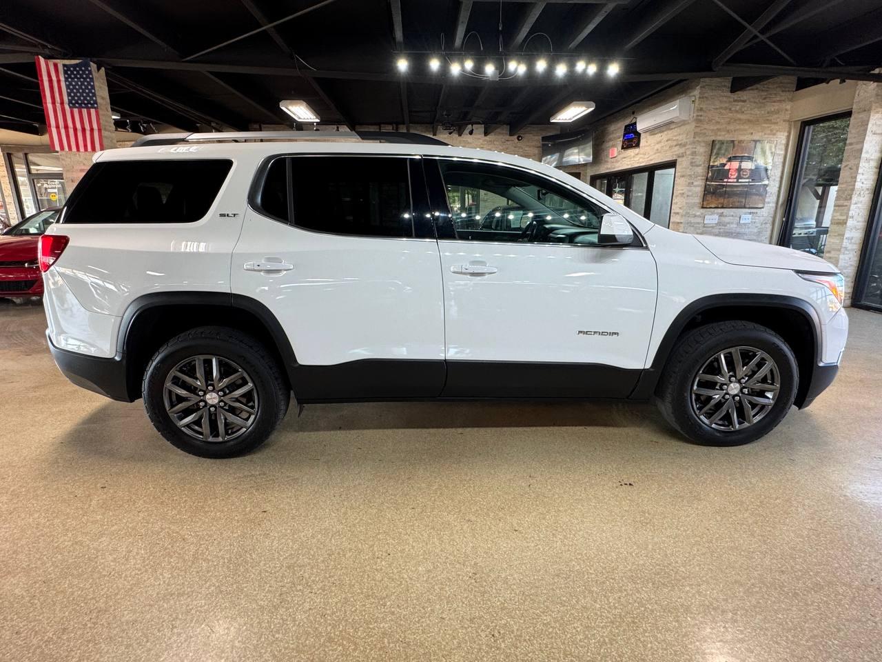 GMC Acadia FWD 4dr SLT w/SLT-1 2019
