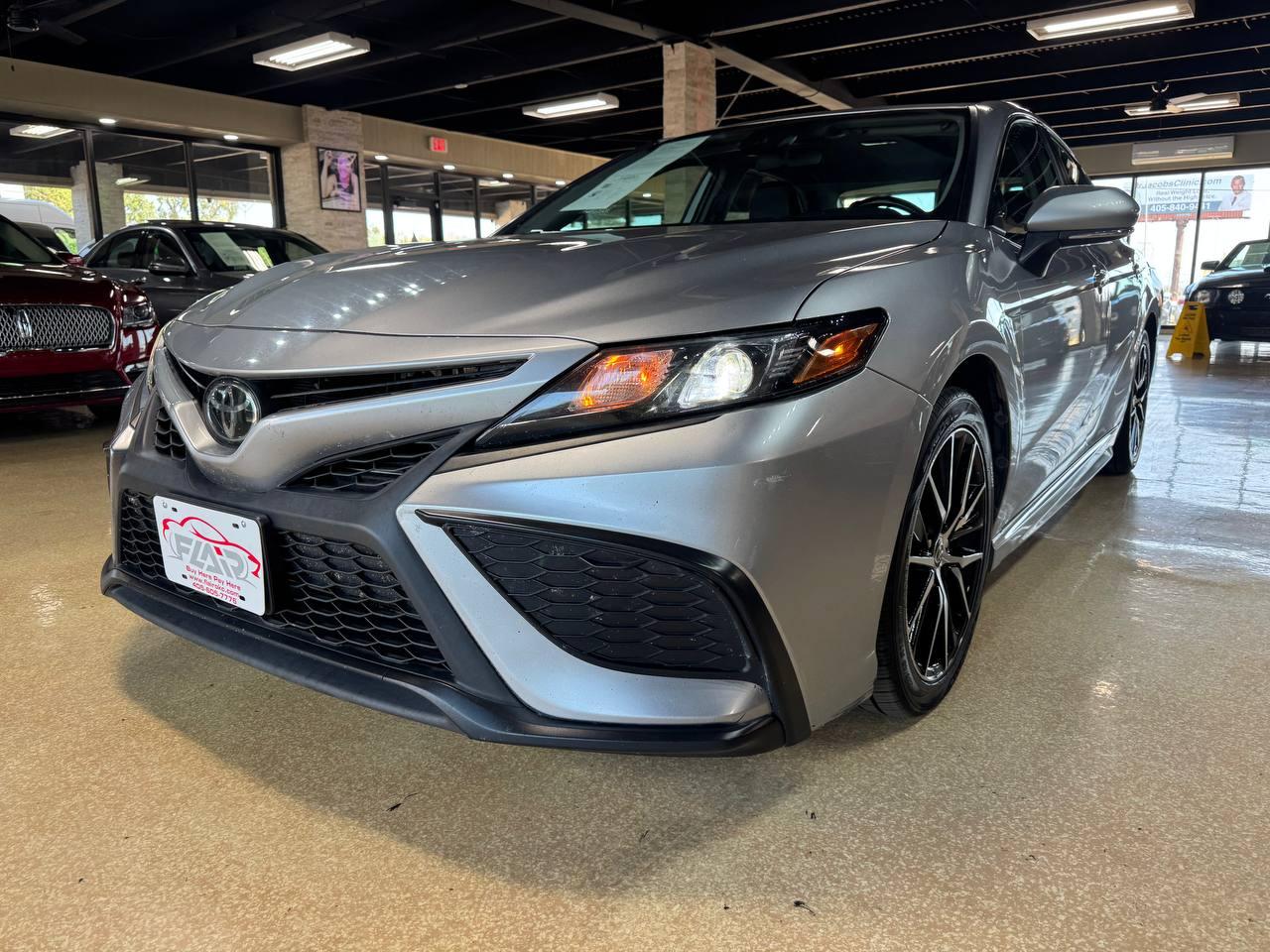 Toyota Camry SE Auto (Natl) 2023
