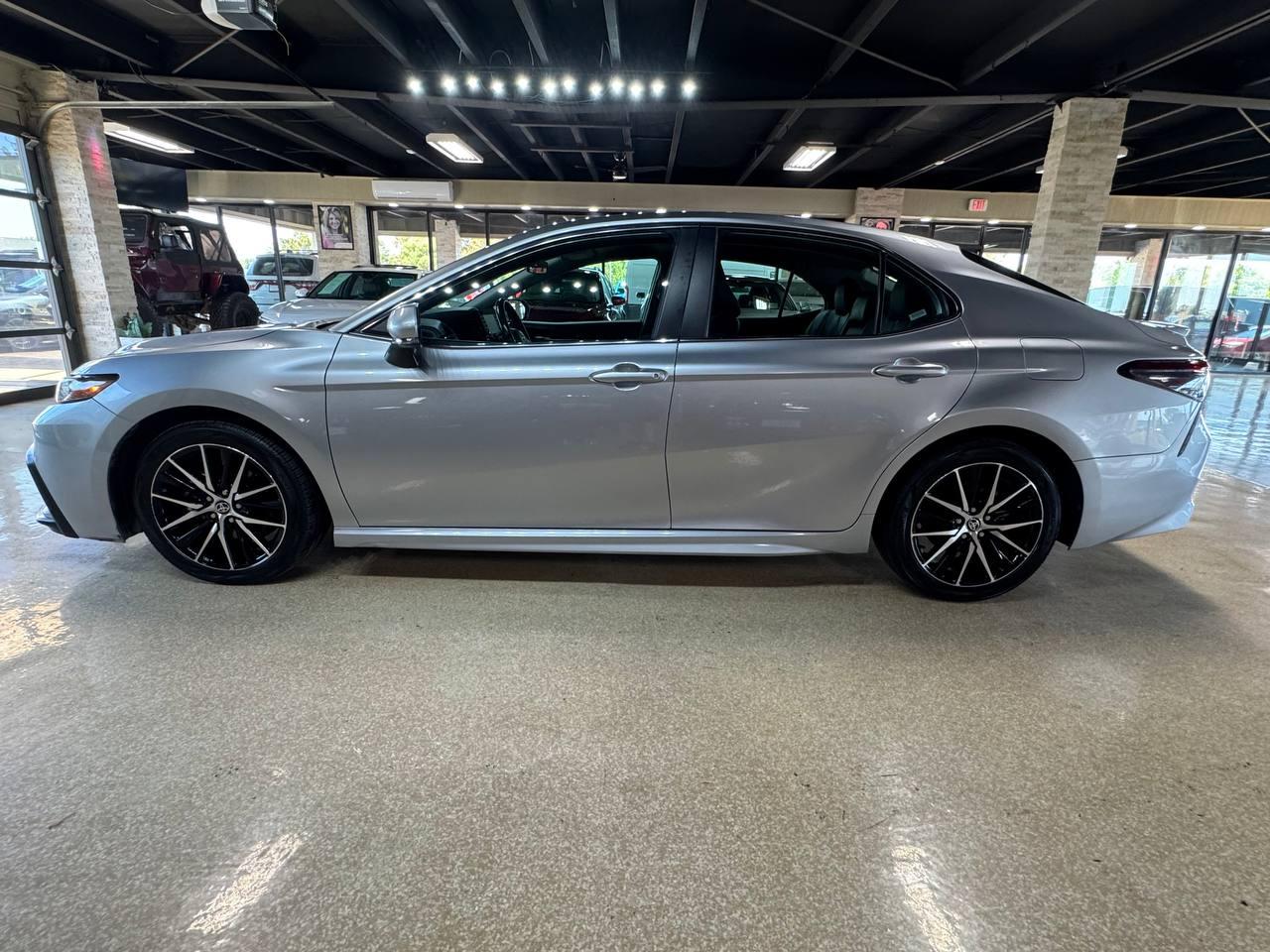 Toyota Camry SE Auto (Natl) 2023