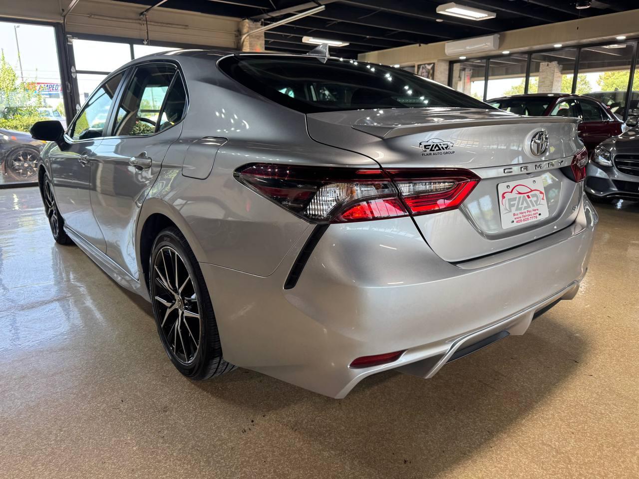 Toyota Camry SE Auto (Natl) 2023