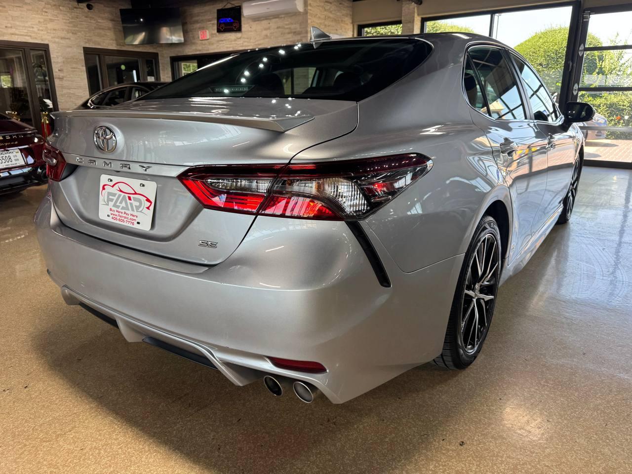 Toyota Camry SE Auto (Natl) 2023