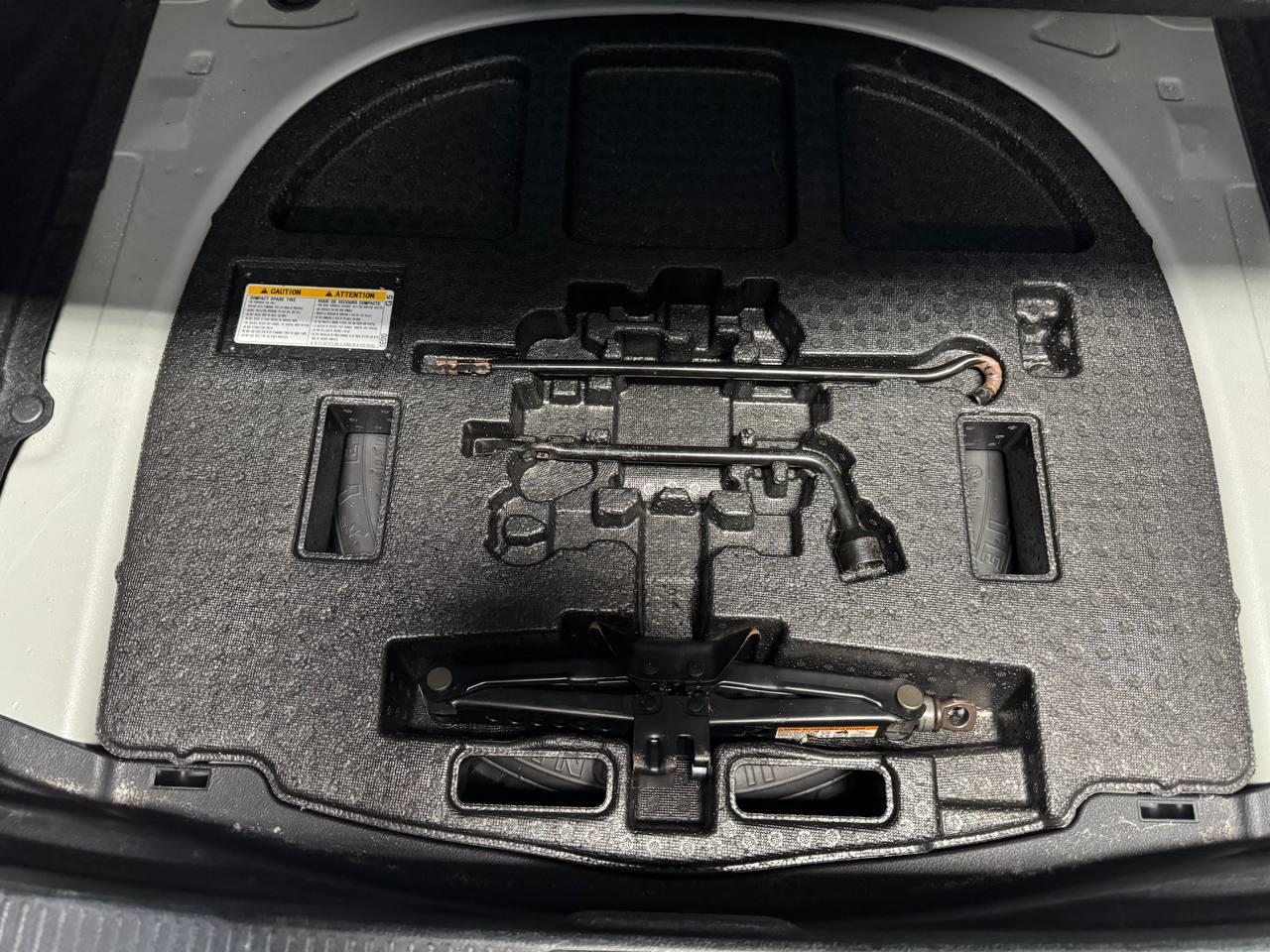 Toyota Camry SE Auto (Natl) 2023