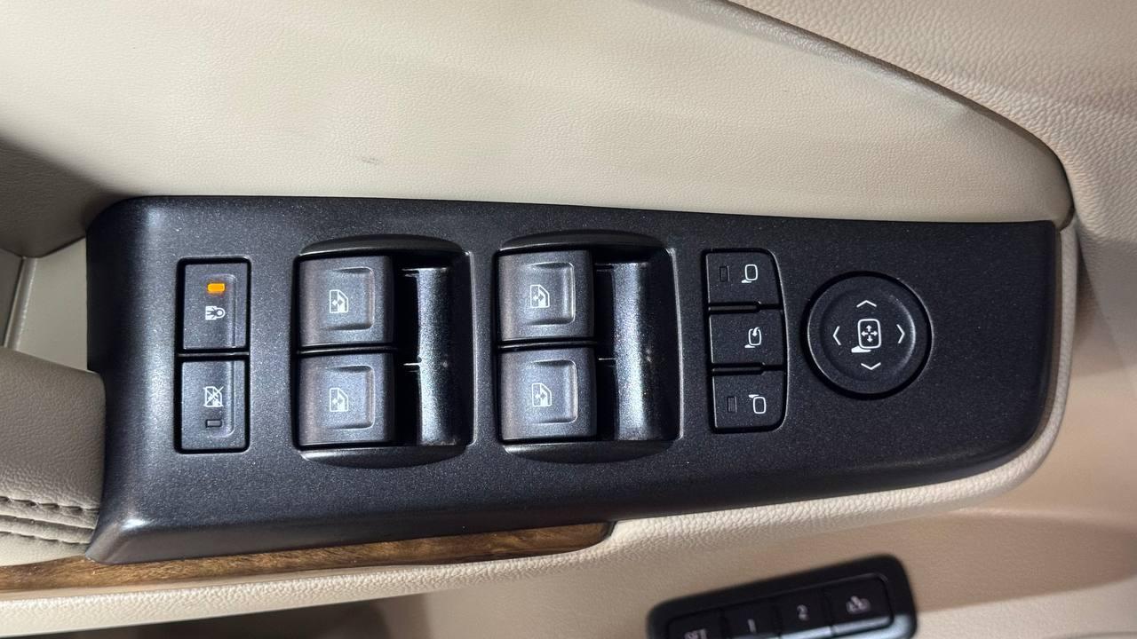 GMC Yukon XL 4WD 4dr Denali 2016