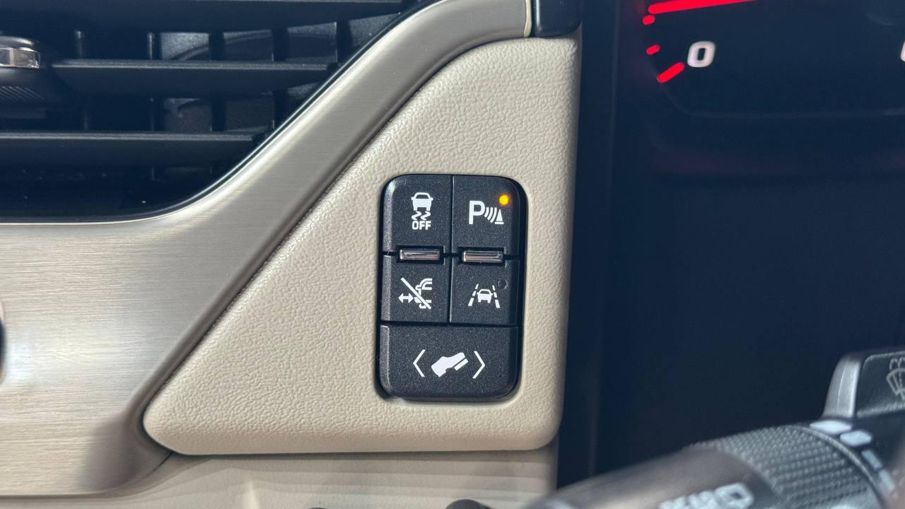 GMC Yukon XL 4WD 4dr Denali 2016