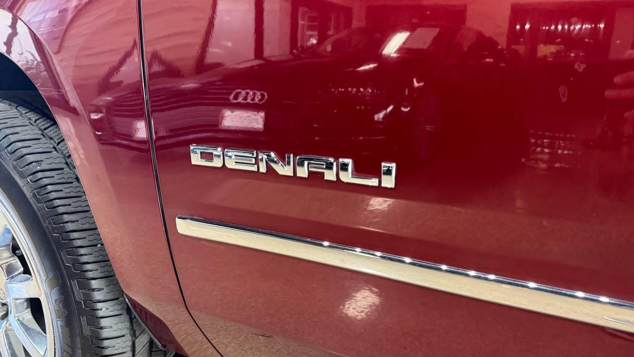 GMC Yukon XL 4WD 4dr Denali 2016