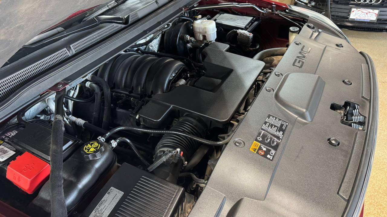 GMC Yukon XL 4WD 4dr Denali 2016