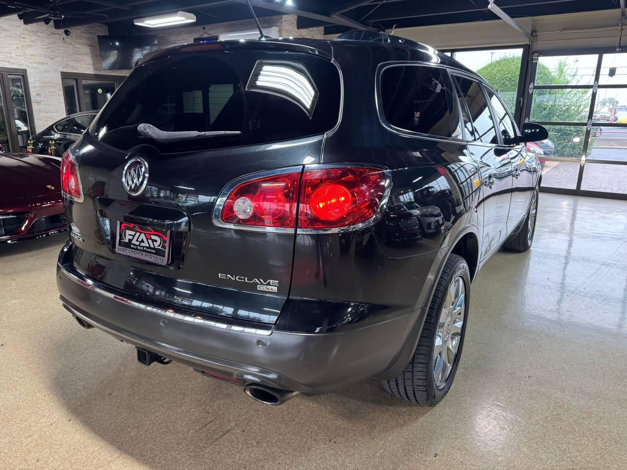 Buick Enclave AWD 4dr CXL-2 2011
