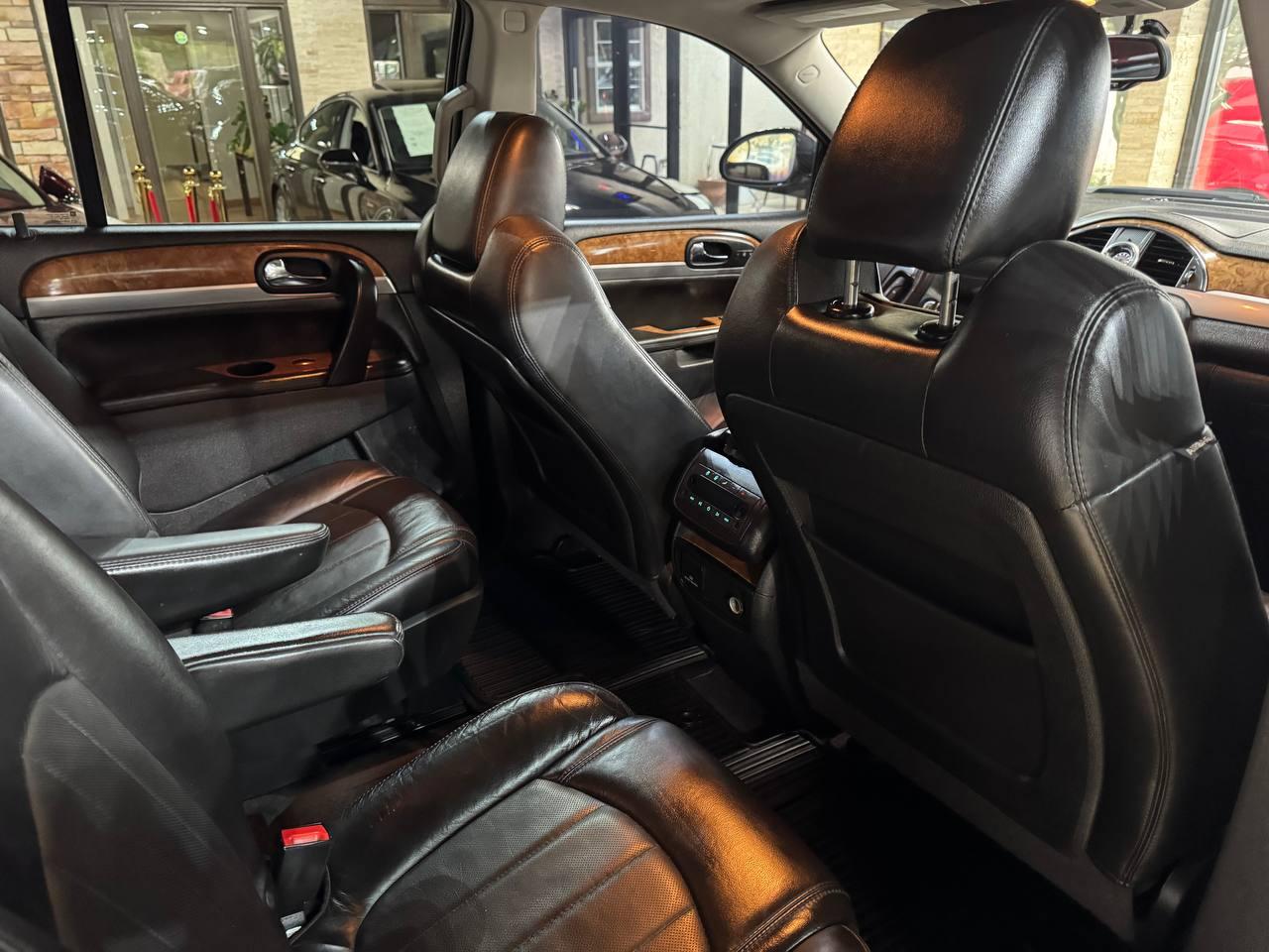 Buick Enclave AWD 4dr CXL-2 2011