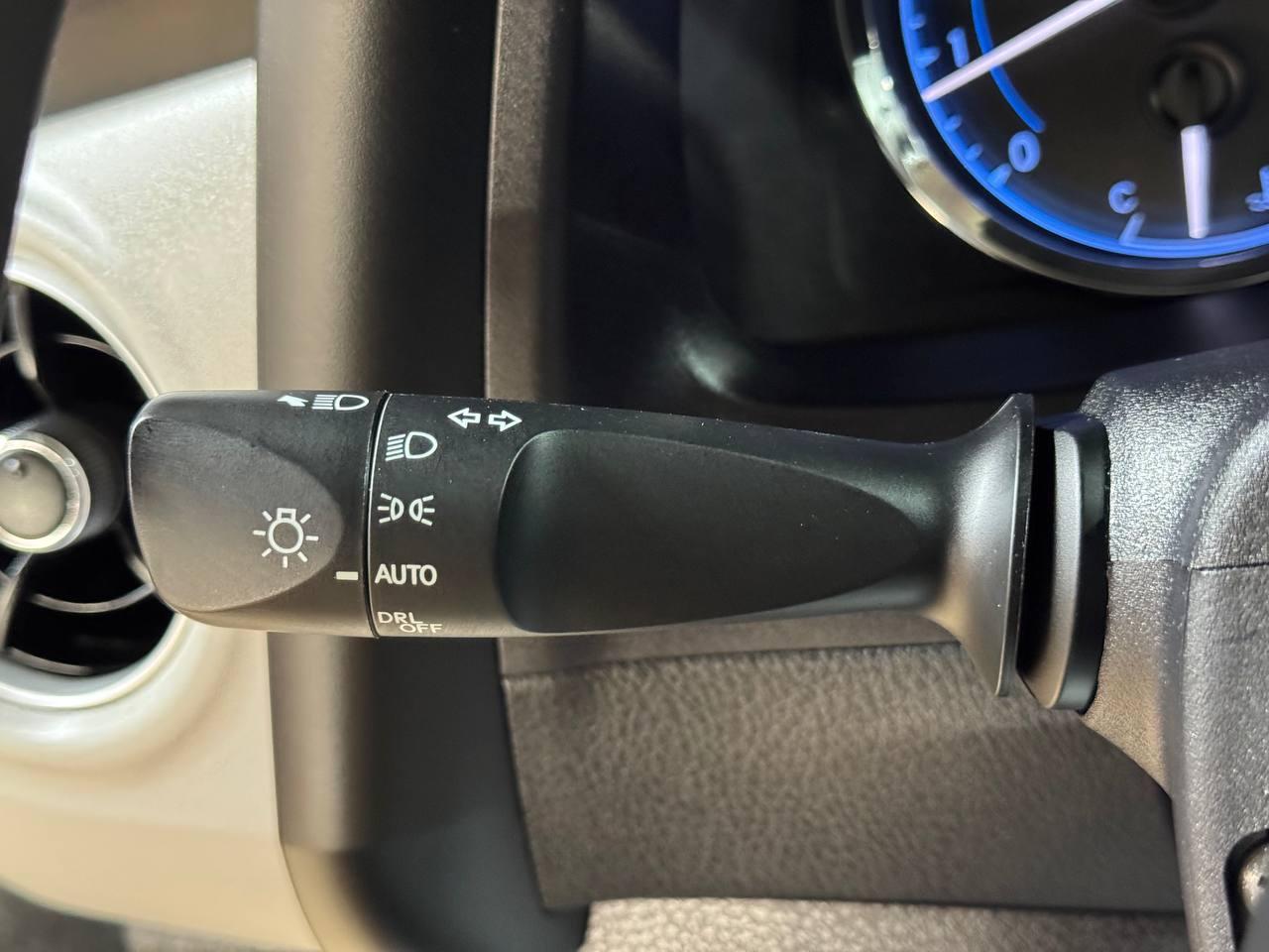 Toyota Corolla L CVT (Natl) 2019