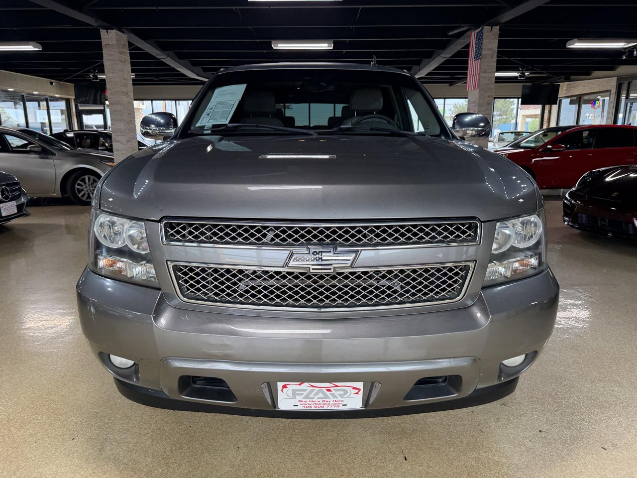 Chevrolet Tahoe photo 2