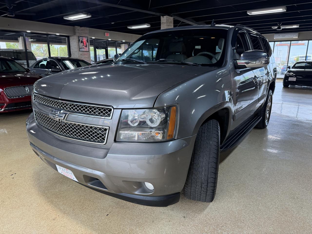Chevrolet Tahoe photo 3
