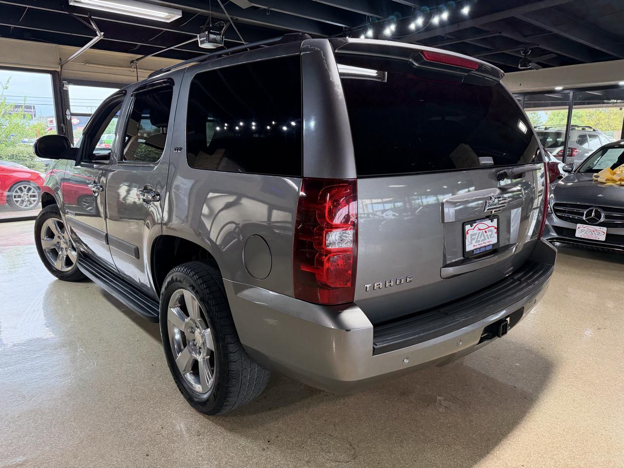 Chevrolet Tahoe photo 5