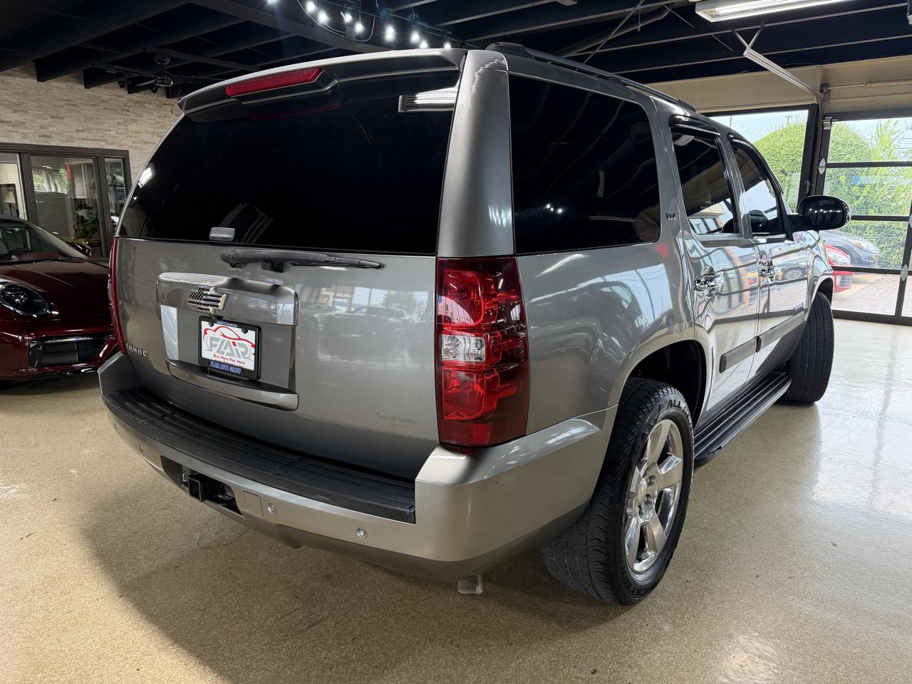 Chevrolet Tahoe photo 7