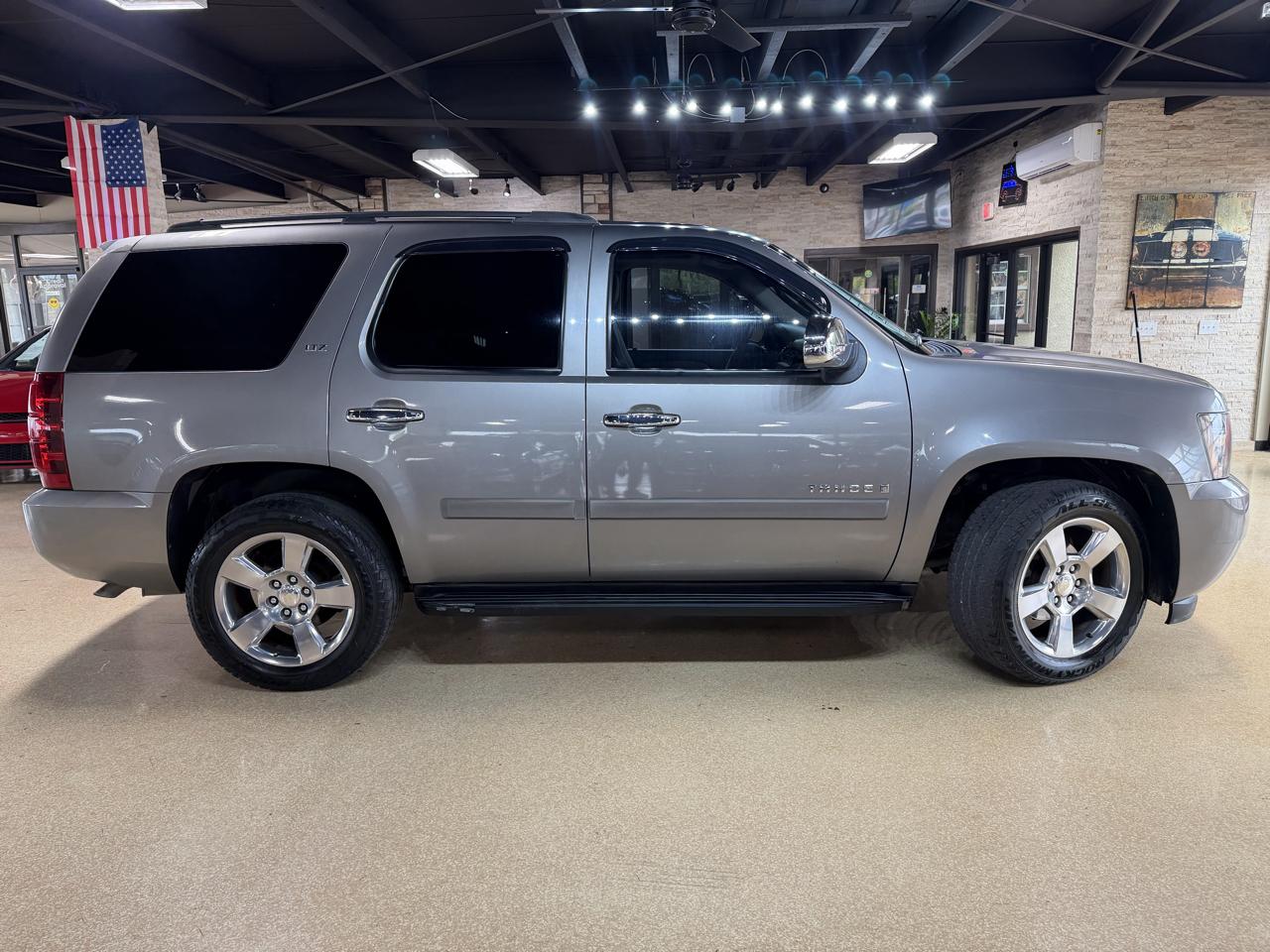 Chevrolet Tahoe photo 8