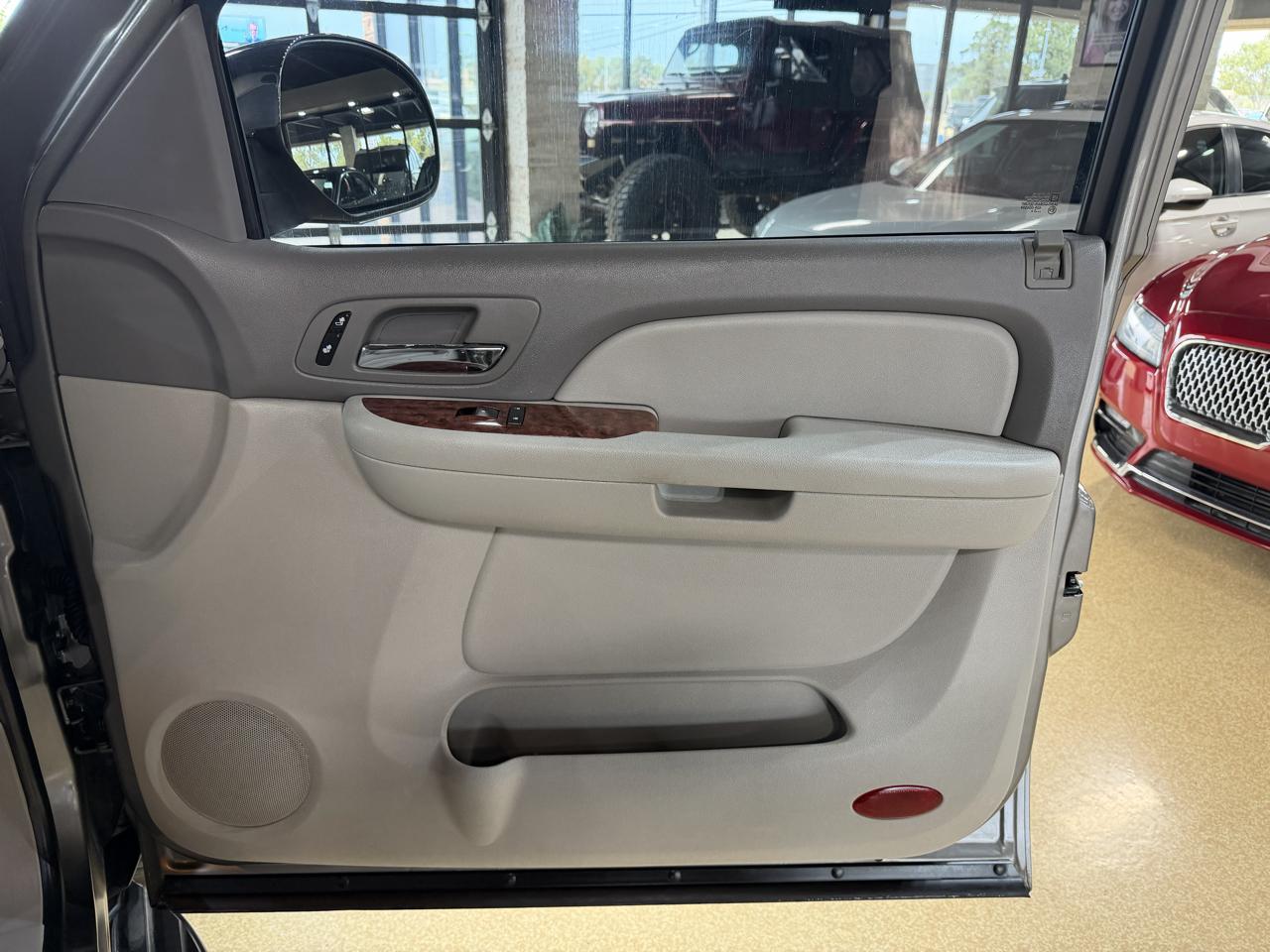 Chevrolet Tahoe photo 12