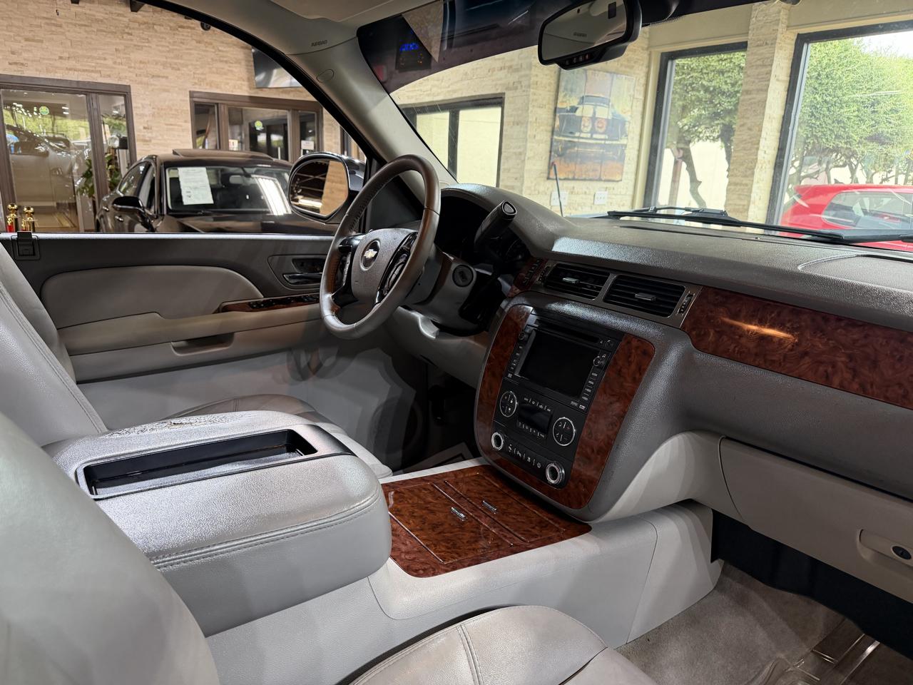 Chevrolet Tahoe photo 14