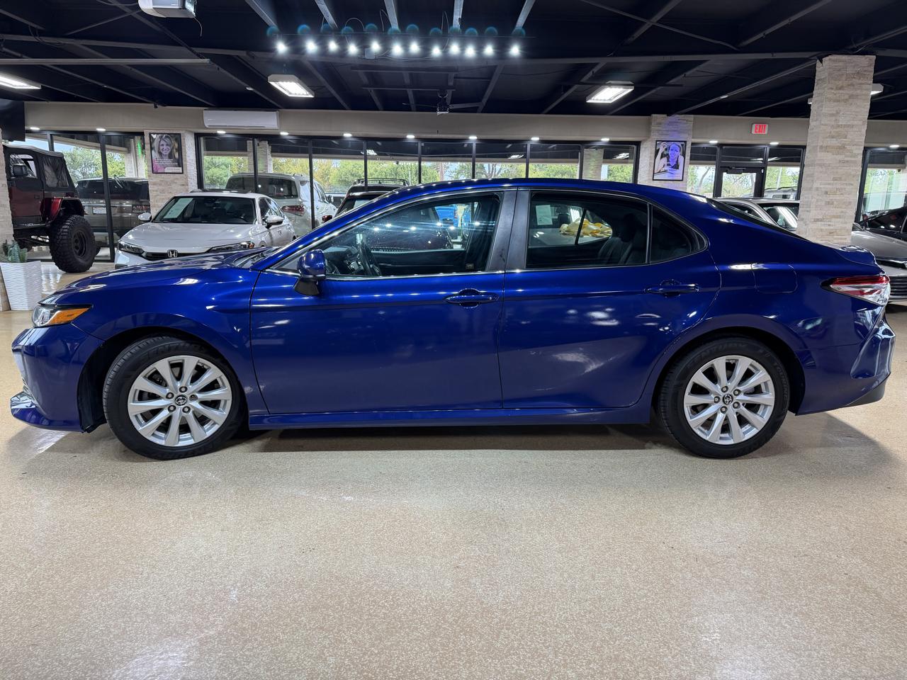 Toyota Camry LE Auto (Natl) 2018