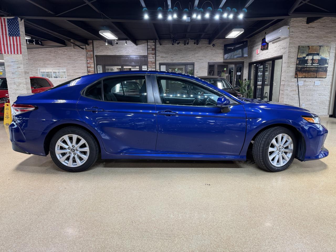 Toyota Camry LE Auto (Natl) 2018