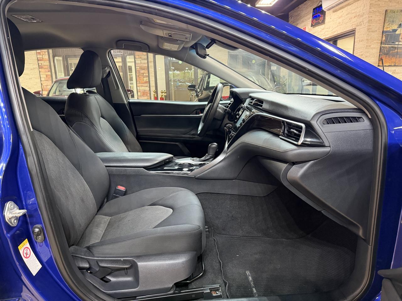 Toyota Camry LE Auto (Natl) 2018