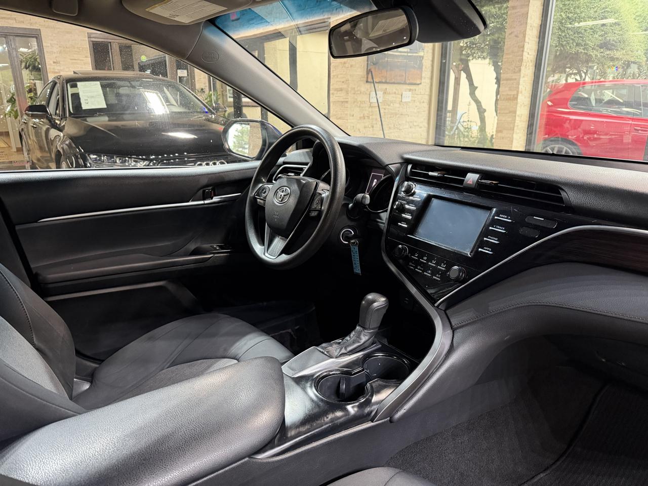 Toyota Camry LE Auto (Natl) 2018