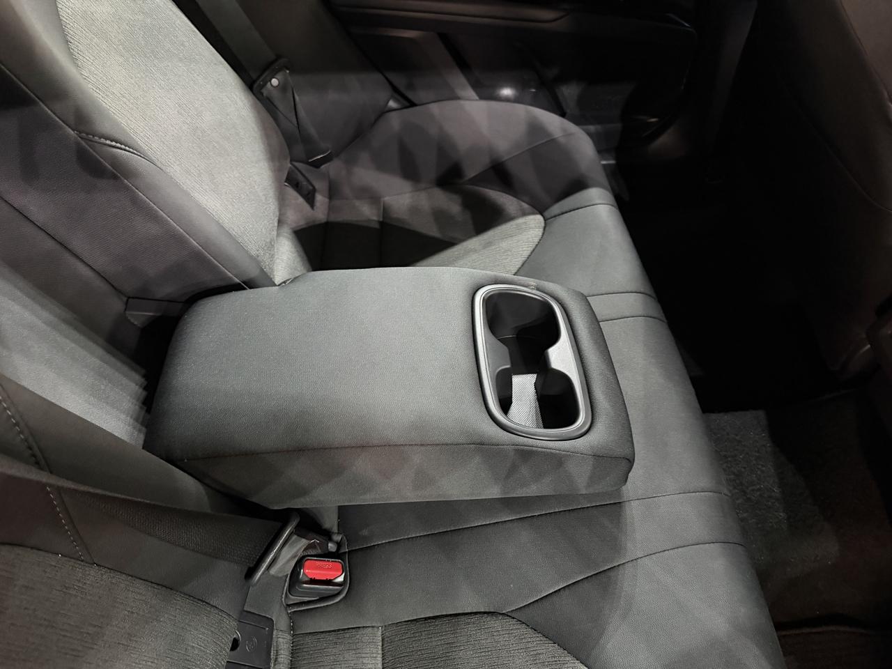 Toyota Camry LE Auto (Natl) 2018