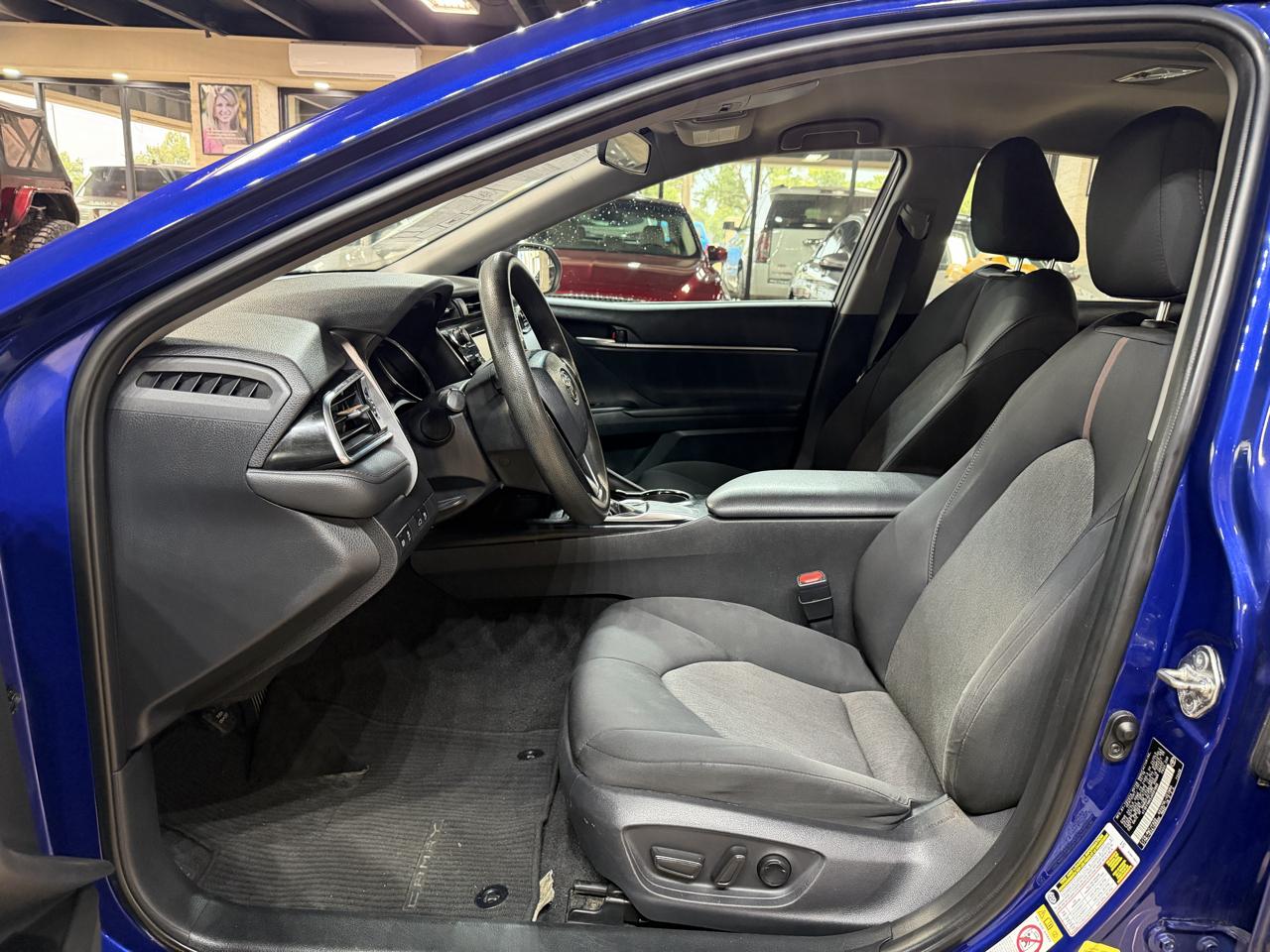 Toyota Camry LE Auto (Natl) 2018