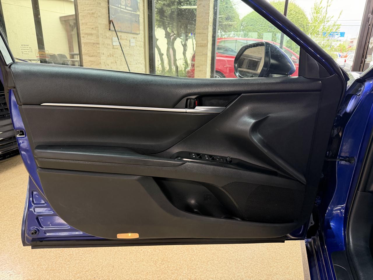 Toyota Camry LE Auto (Natl) 2018