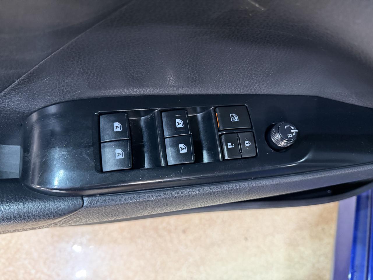 Toyota Camry LE Auto (Natl) 2018