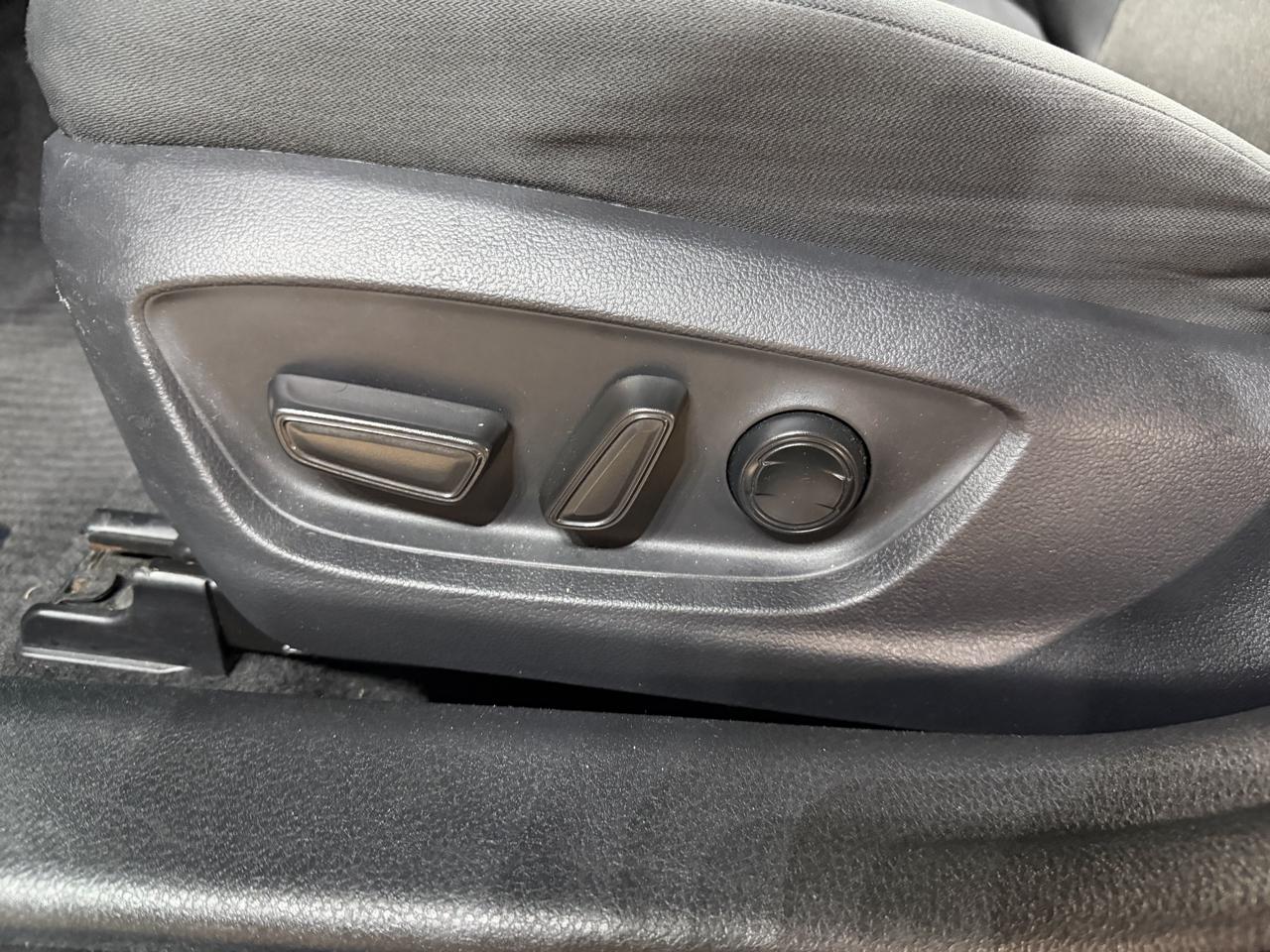 Toyota Camry LE Auto (Natl) 2018