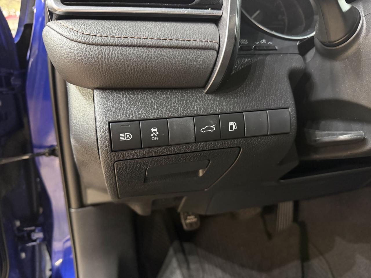 Toyota Camry LE Auto (Natl) 2018