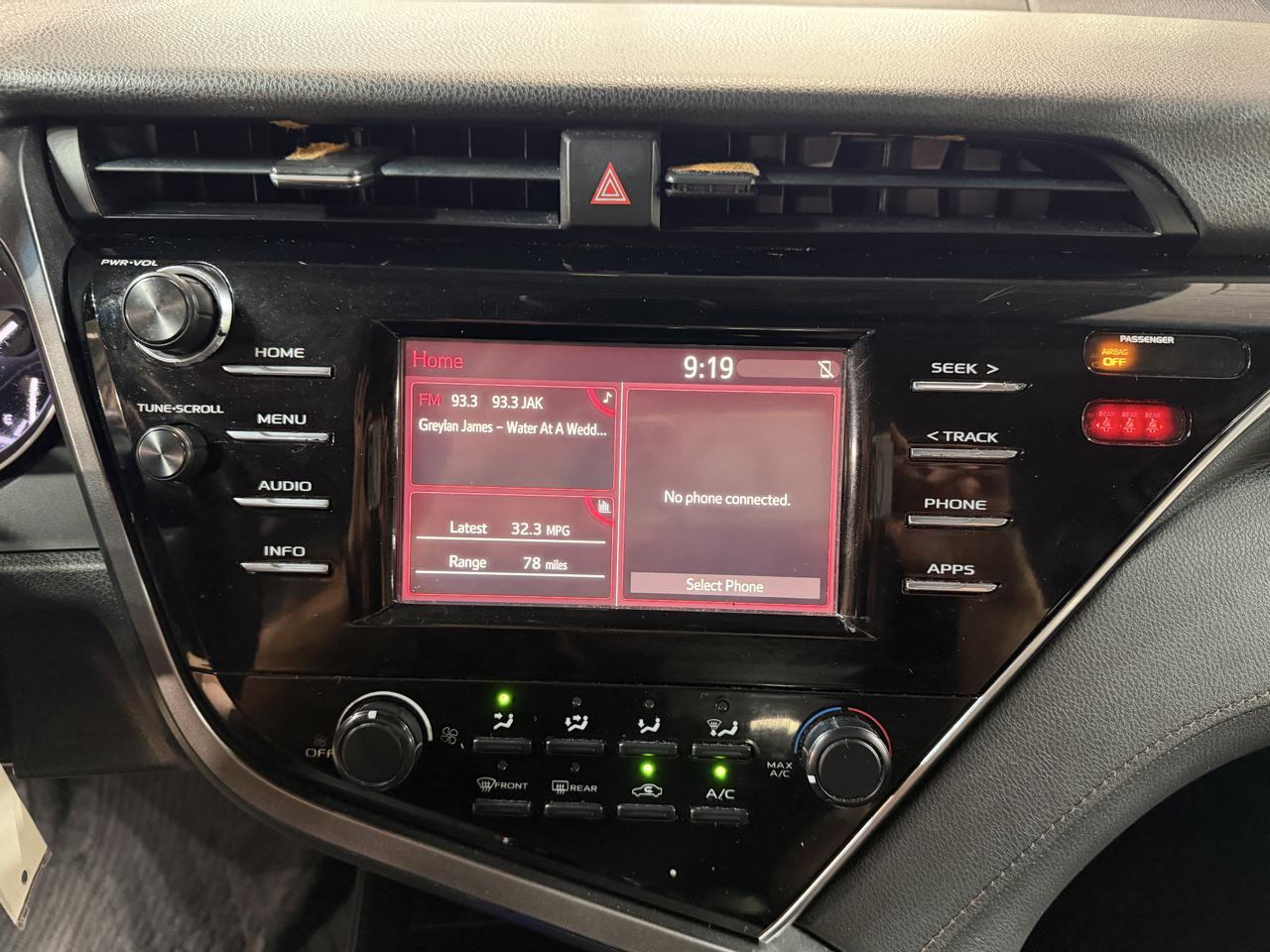 Toyota Camry LE Auto (Natl) 2018