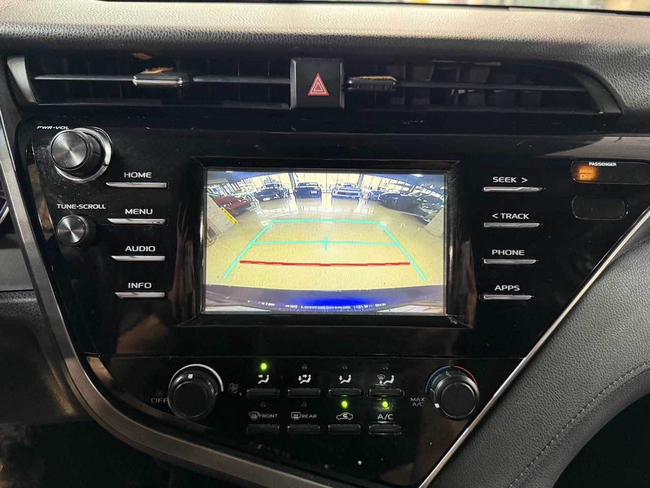 Toyota Camry LE Auto (Natl) 2018