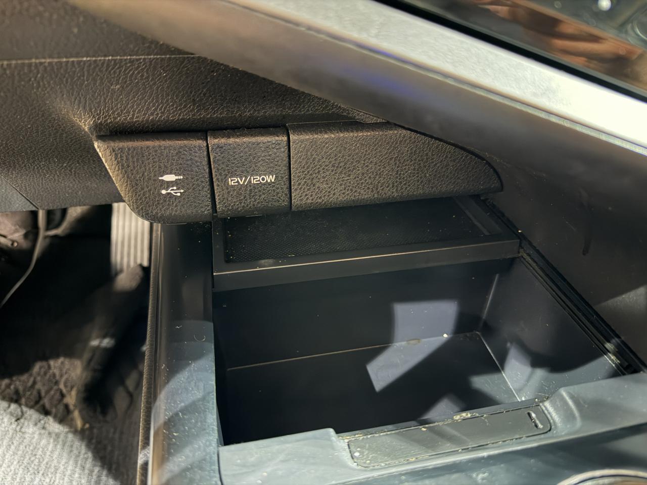 Toyota Camry LE Auto (Natl) 2018