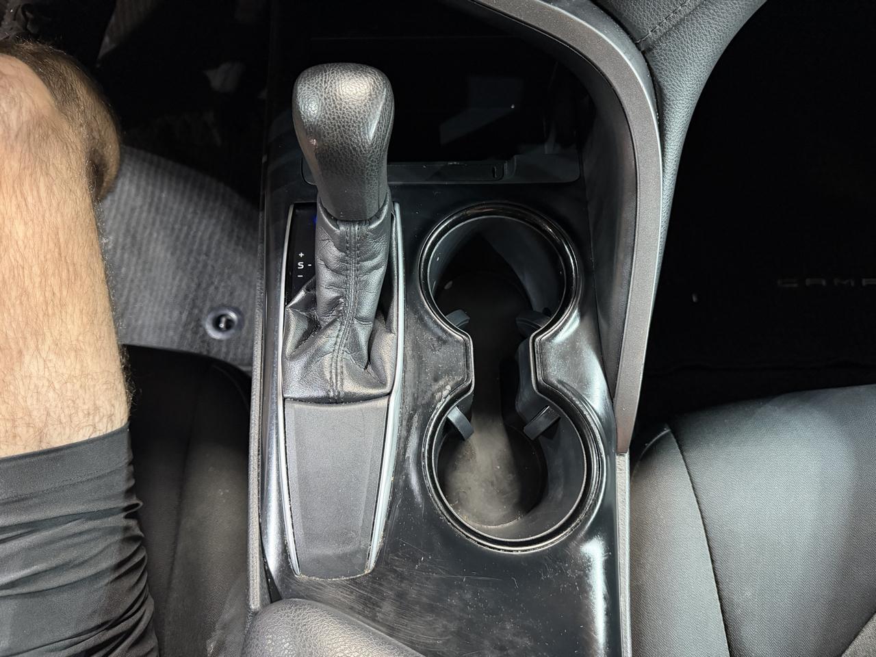 Toyota Camry LE Auto (Natl) 2018