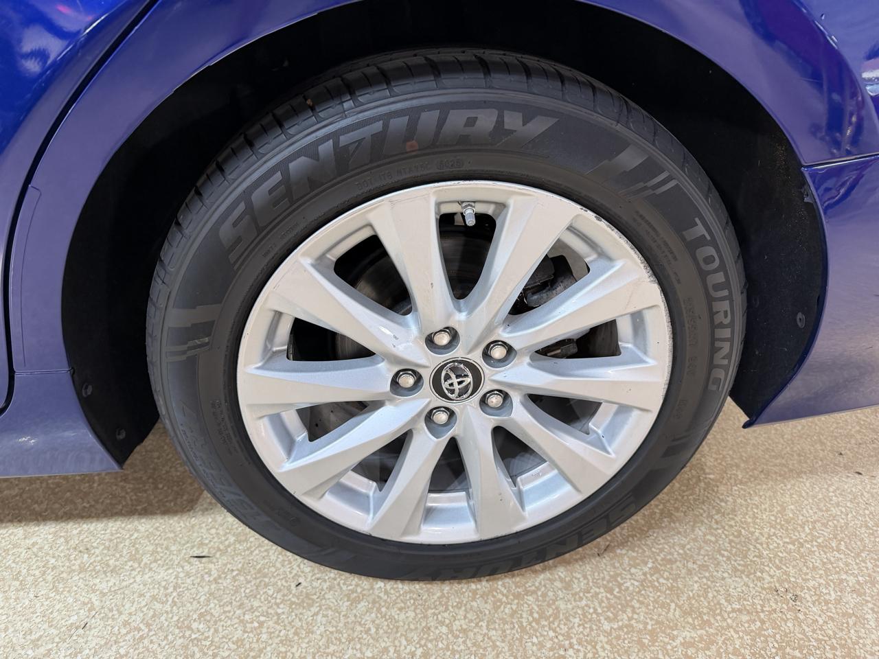 Toyota Camry LE Auto (Natl) 2018