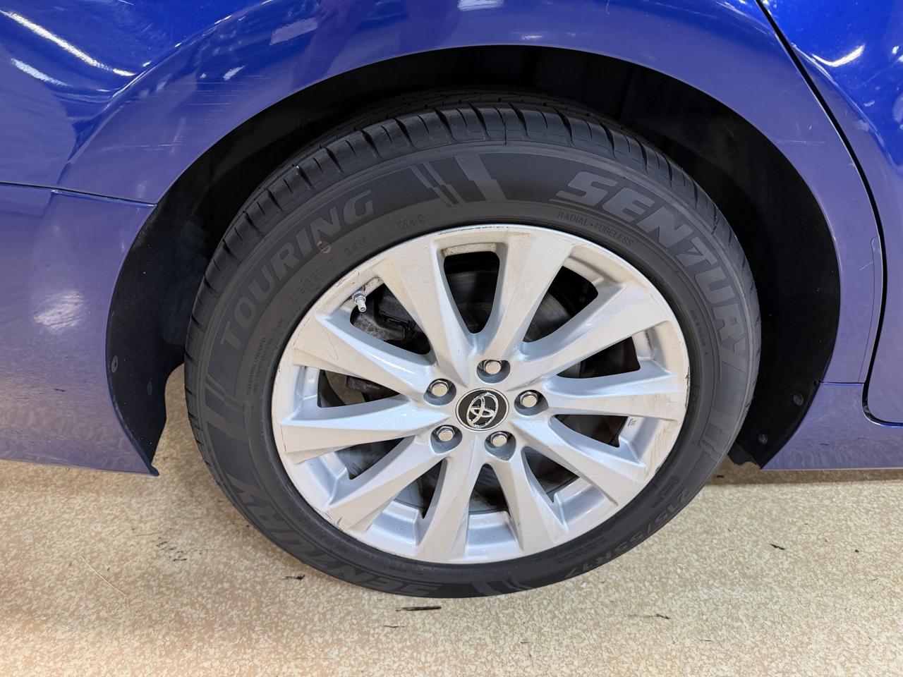 Toyota Camry LE Auto (Natl) 2018