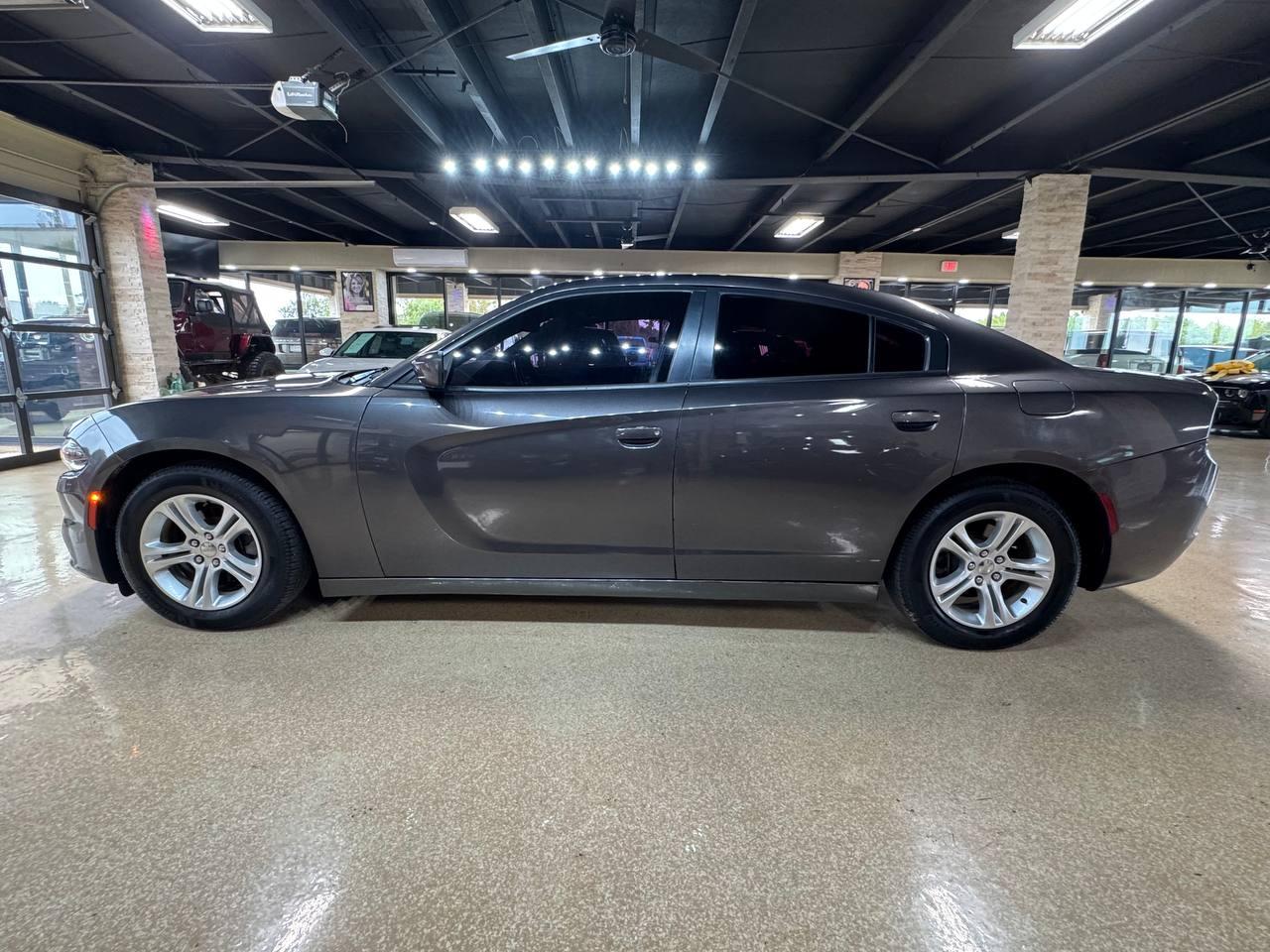 Dodge Charger photo 4