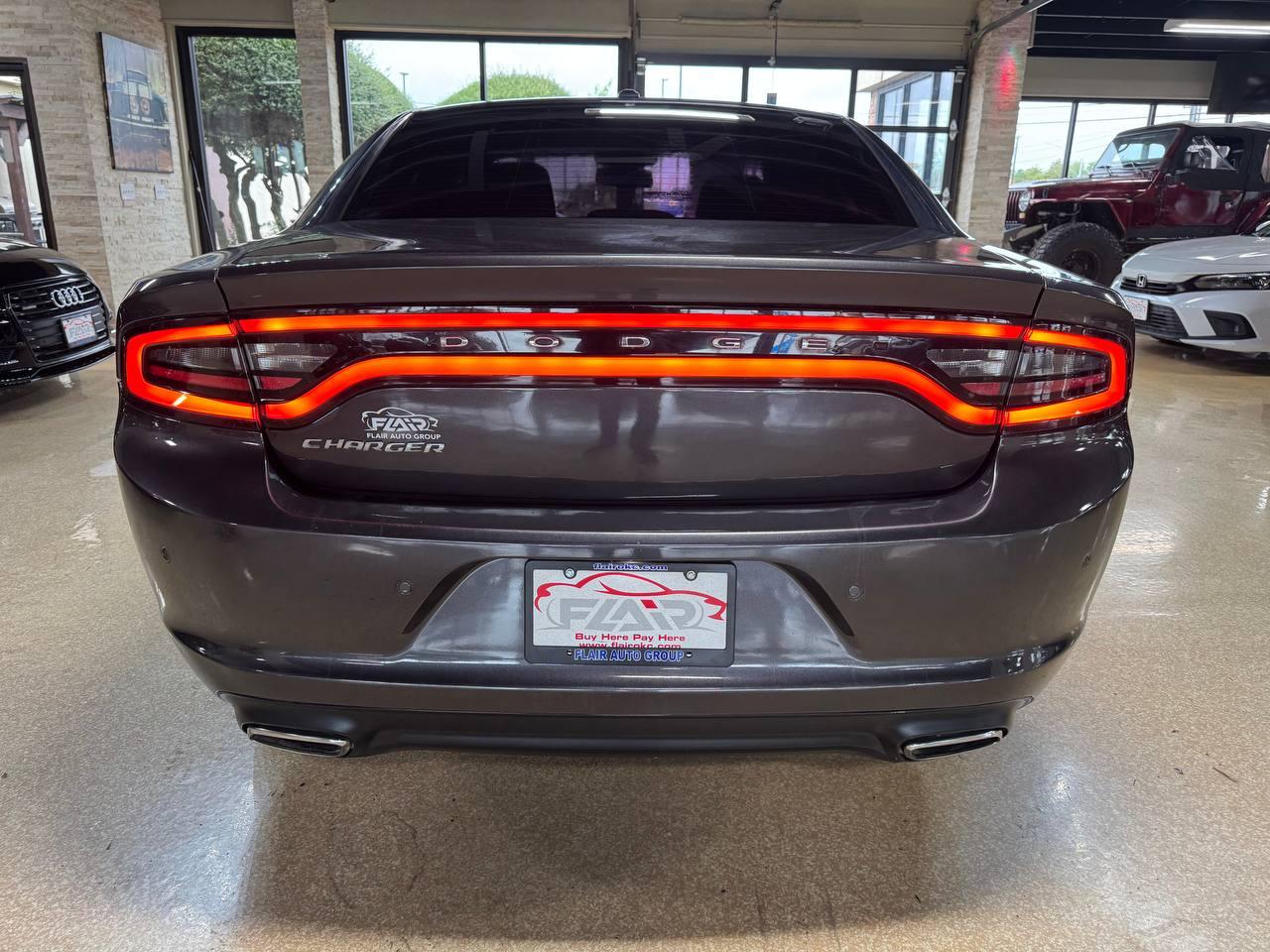 Dodge Charger photo 6