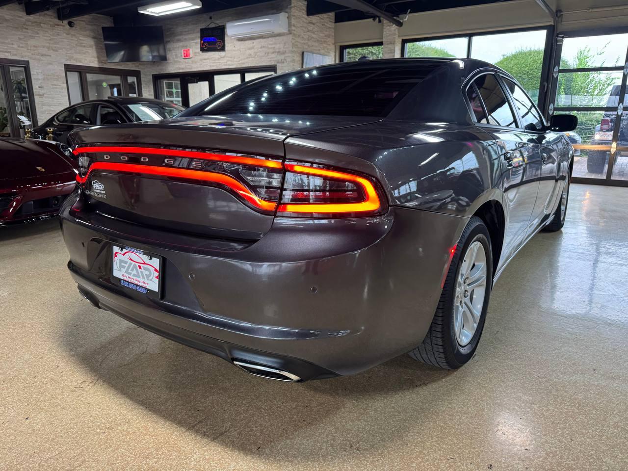 Dodge Charger photo 7