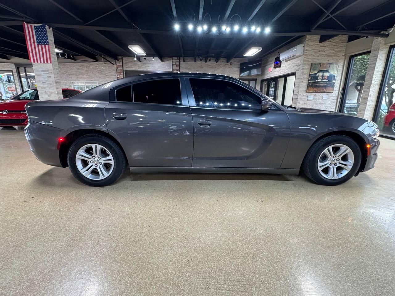Dodge Charger photo 8