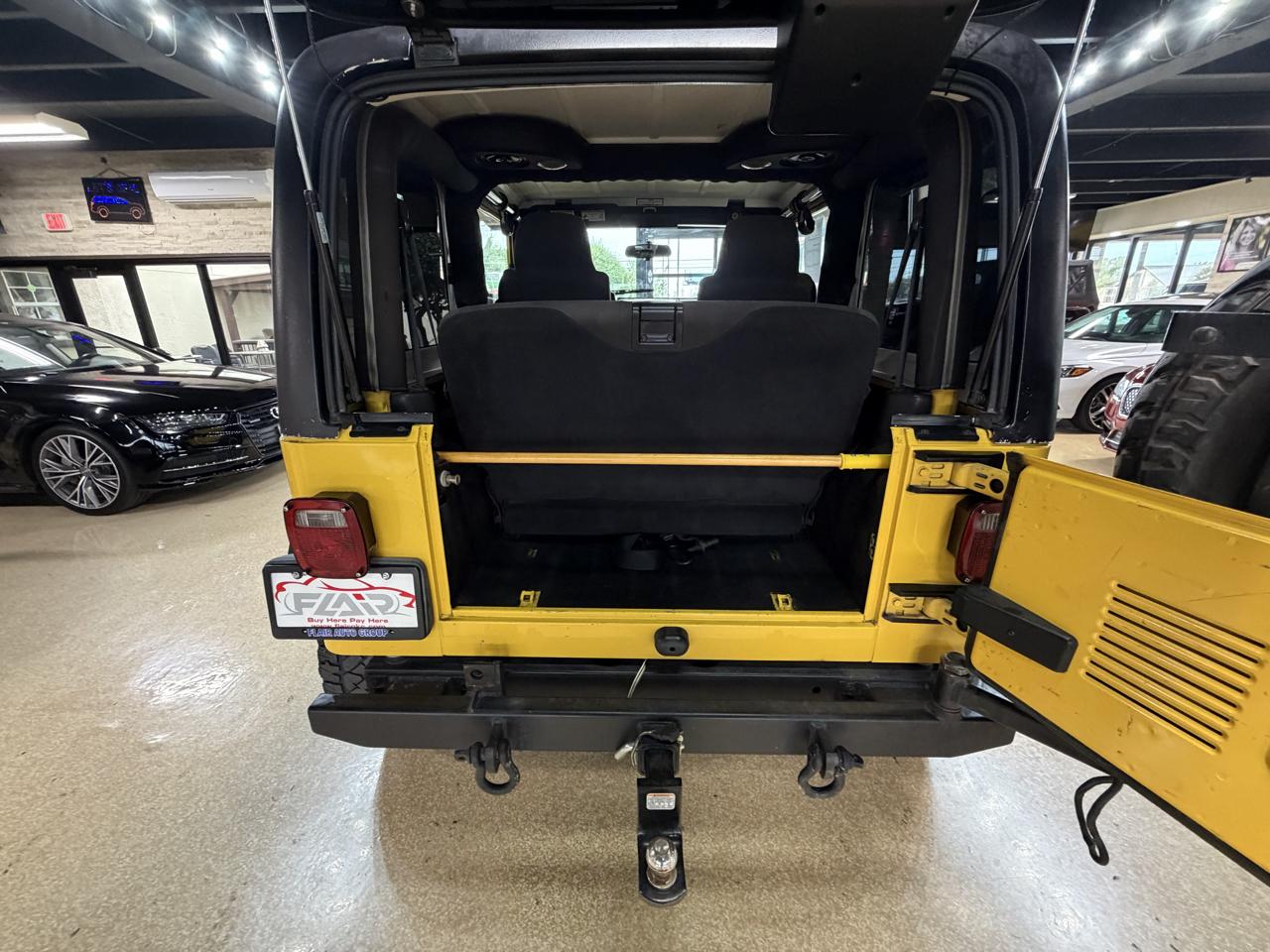 Jeep Wrangler photo 19
