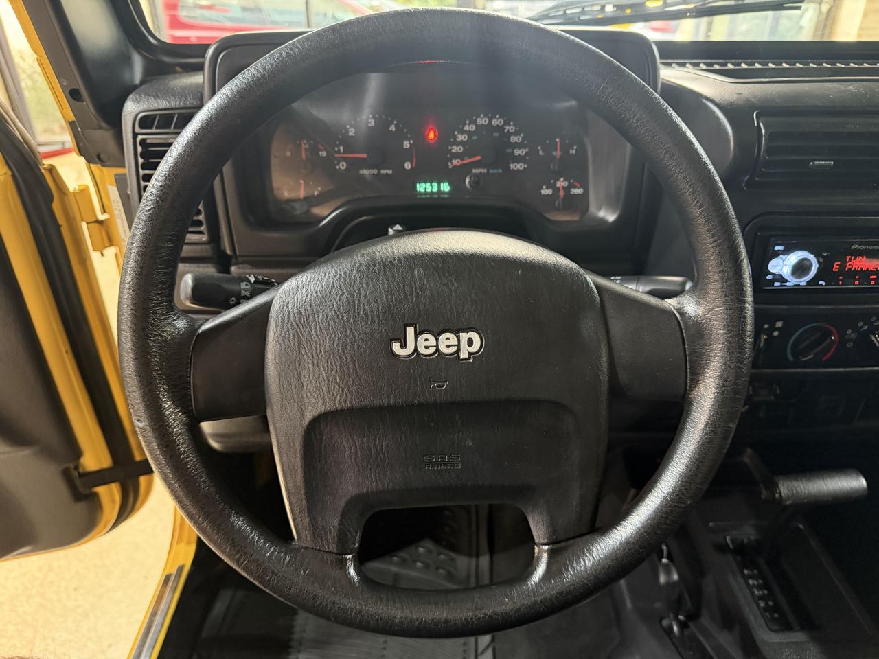 Jeep Wrangler photo 25