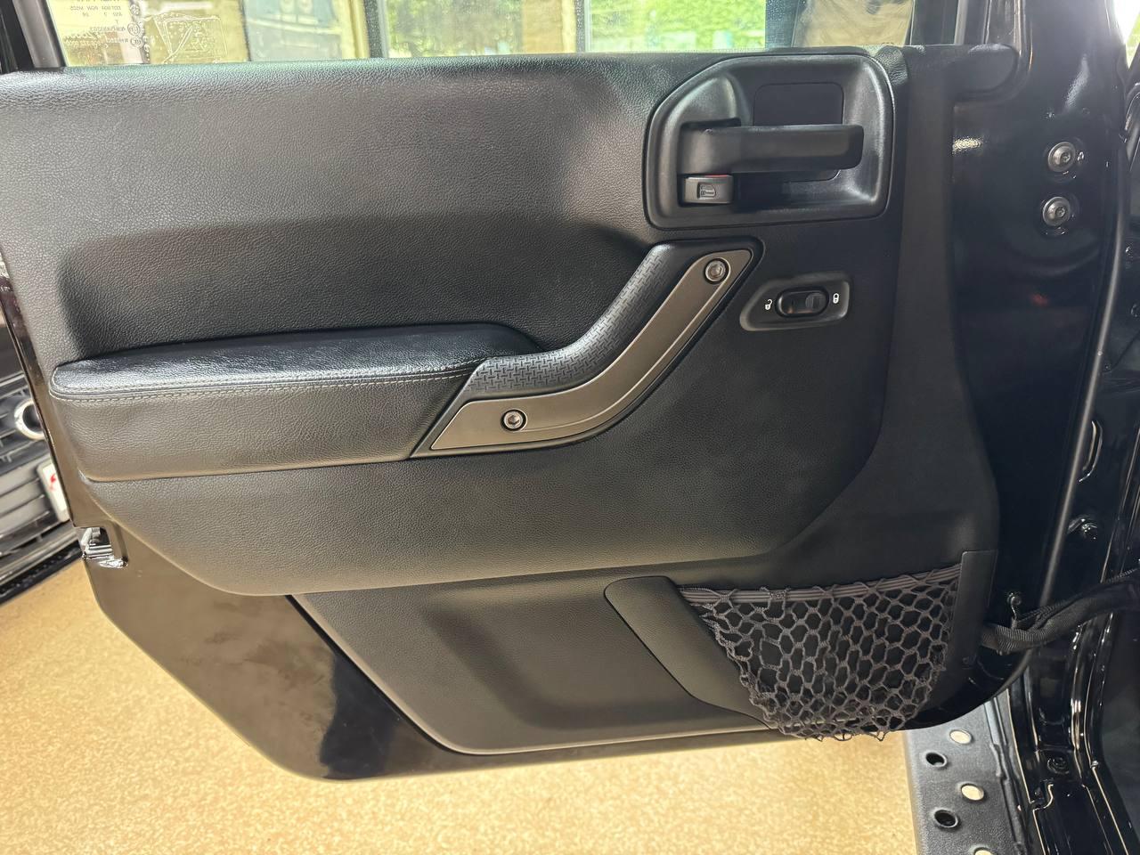 Jeep Wrangler JK photo 14