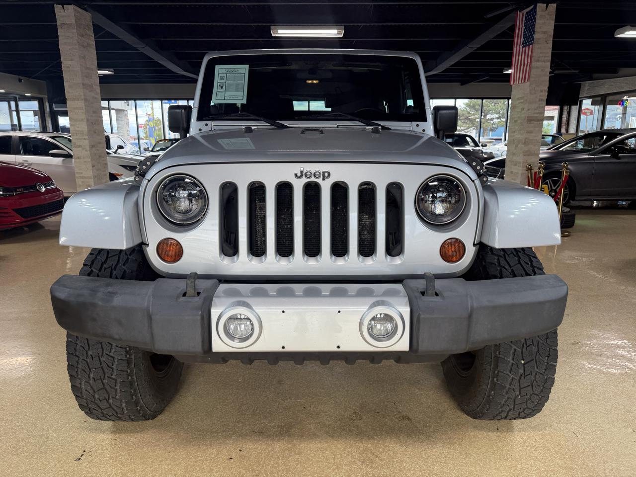 Jeep Wrangler photo 2