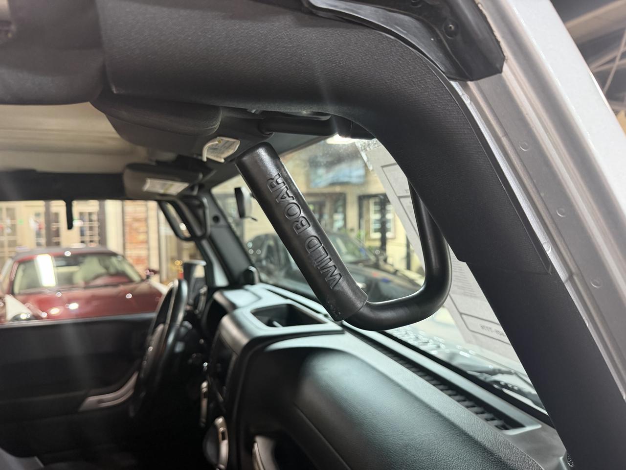 Jeep Wrangler photo 12