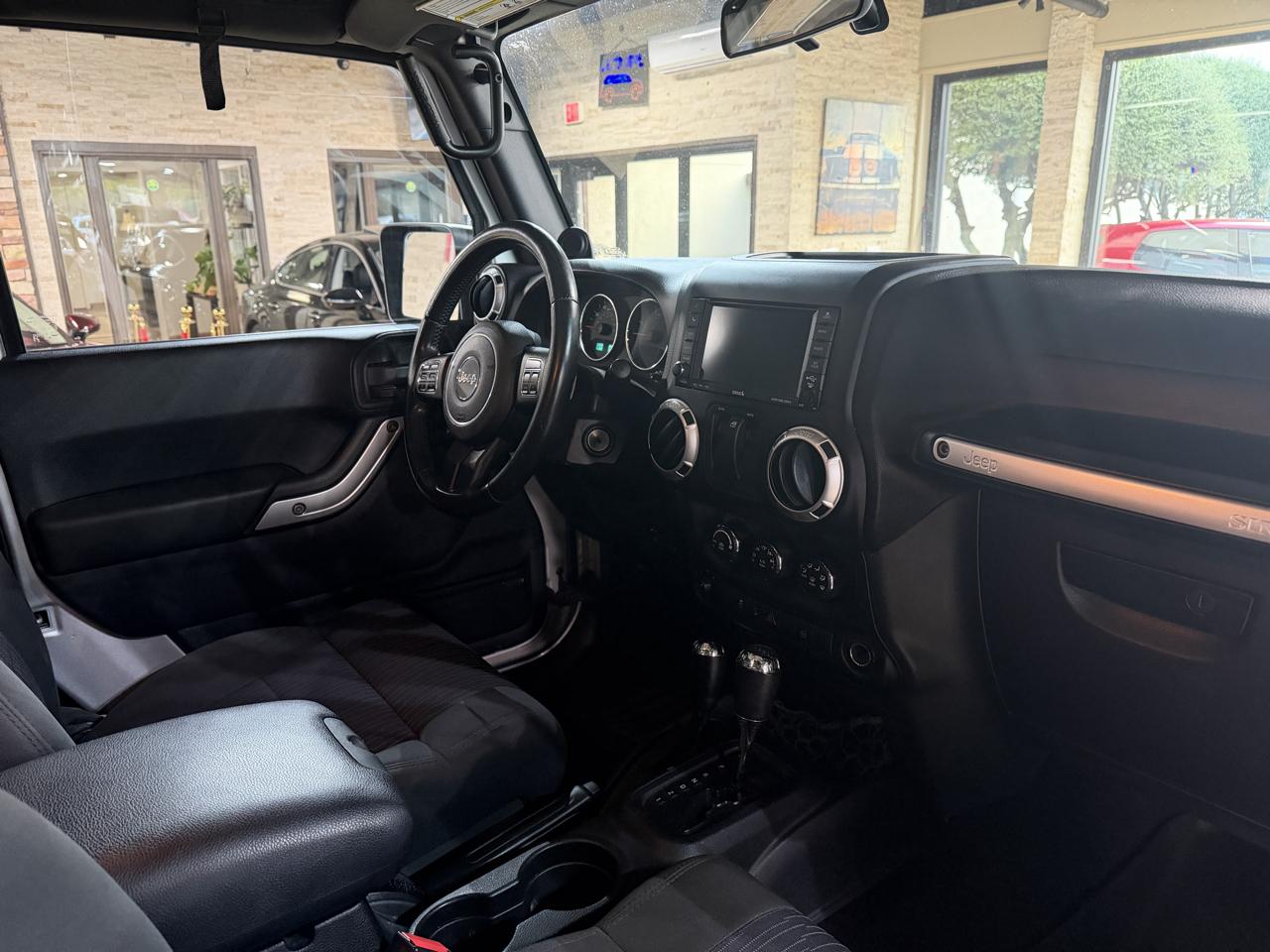 Jeep Wrangler photo 13