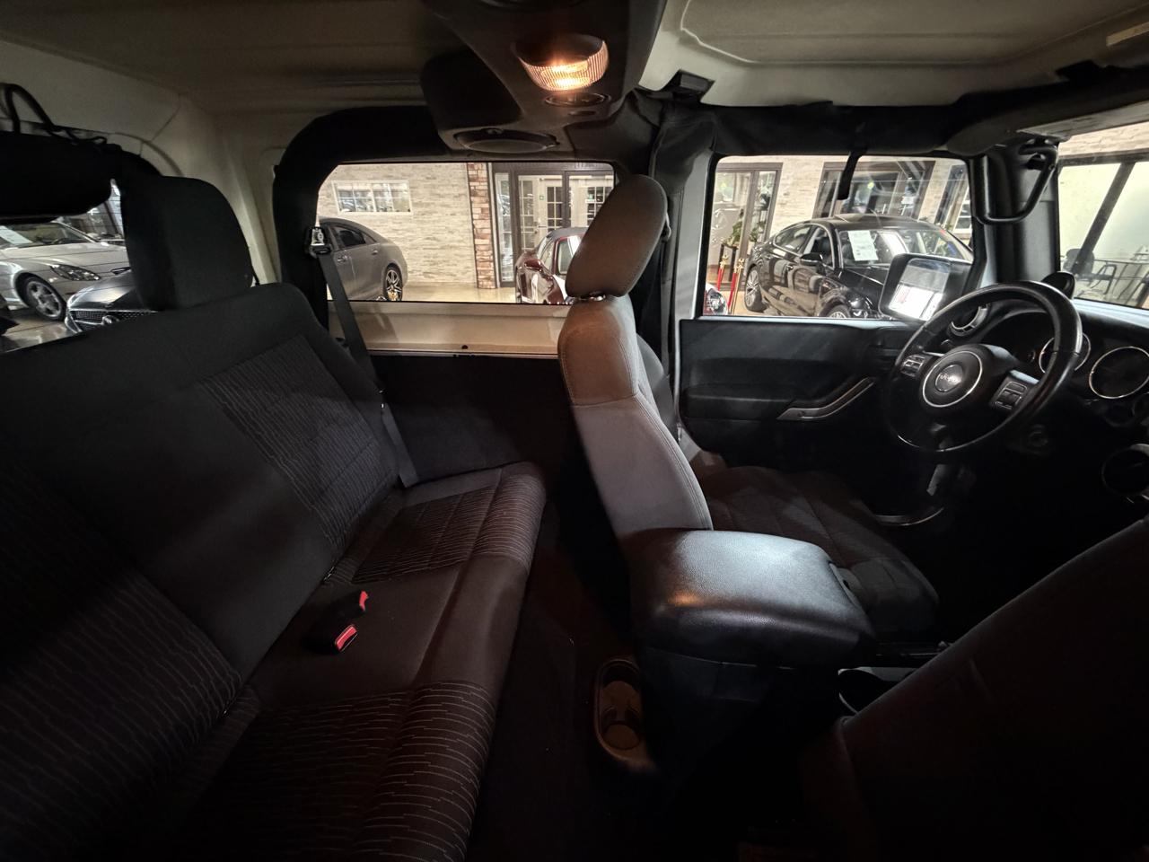 Jeep Wrangler photo 16